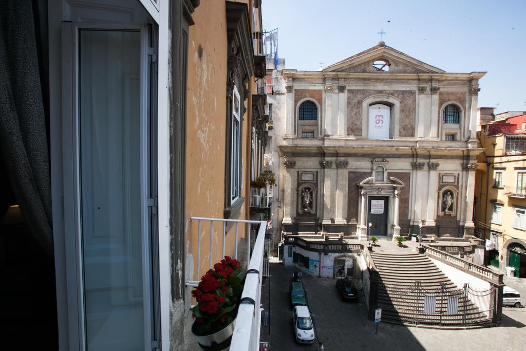 Largo Donnaregina Napels